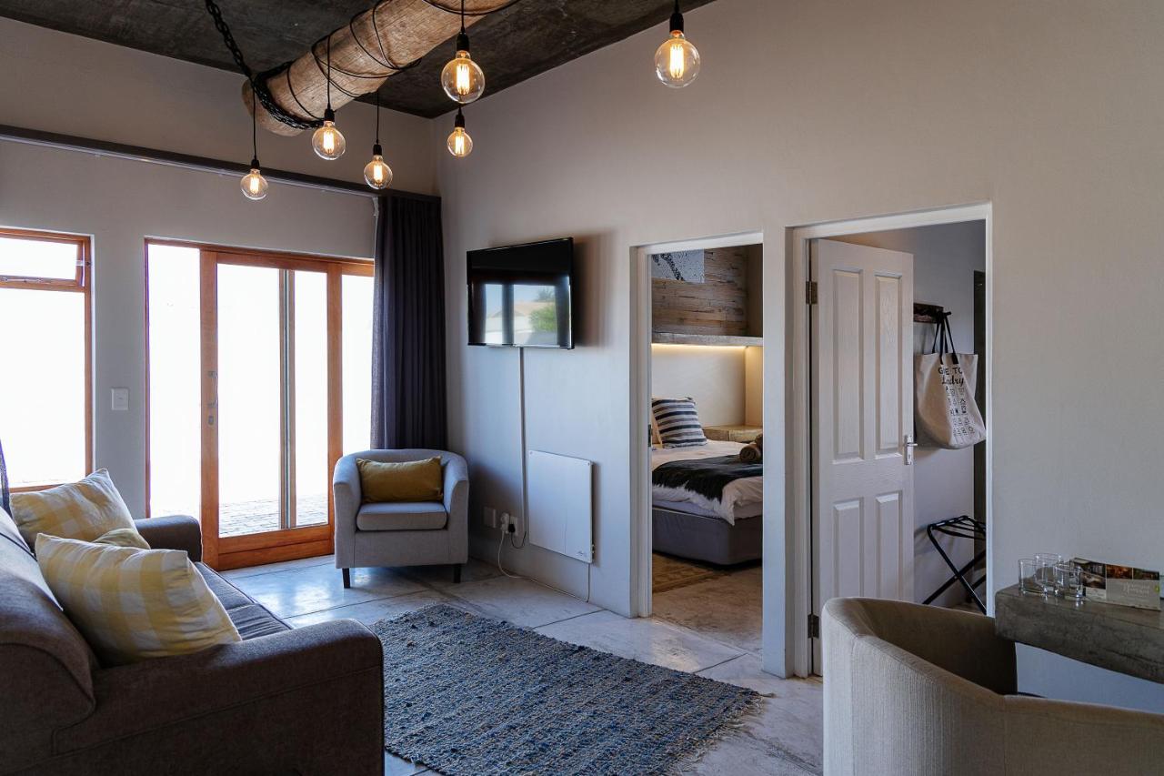Organic Stay Guesthouse Суакопмунд Екстериор снимка