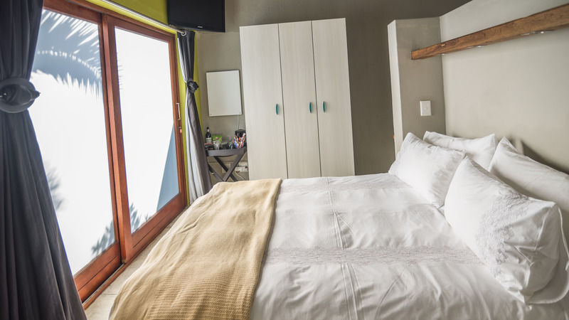 Organic Stay Guesthouse Суакопмунд Екстериор снимка