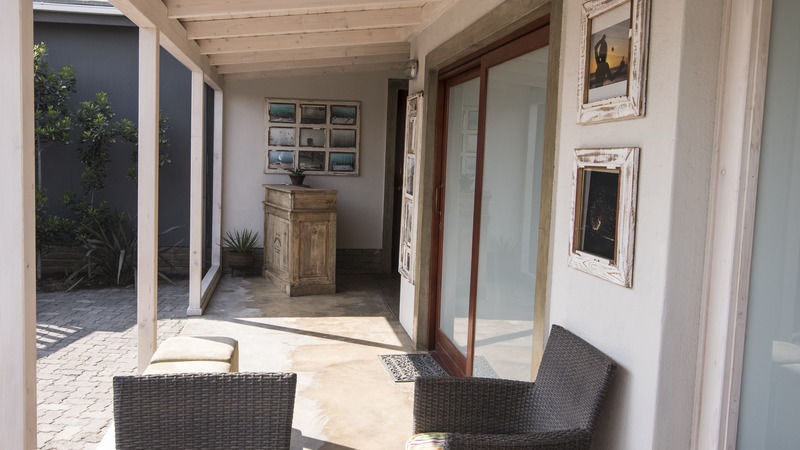 Organic Stay Guesthouse Суакопмунд Екстериор снимка