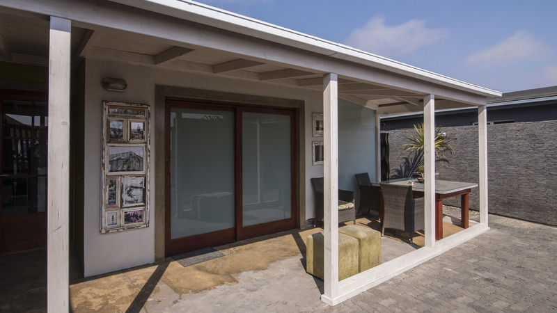 Organic Stay Guesthouse Суакопмунд Екстериор снимка