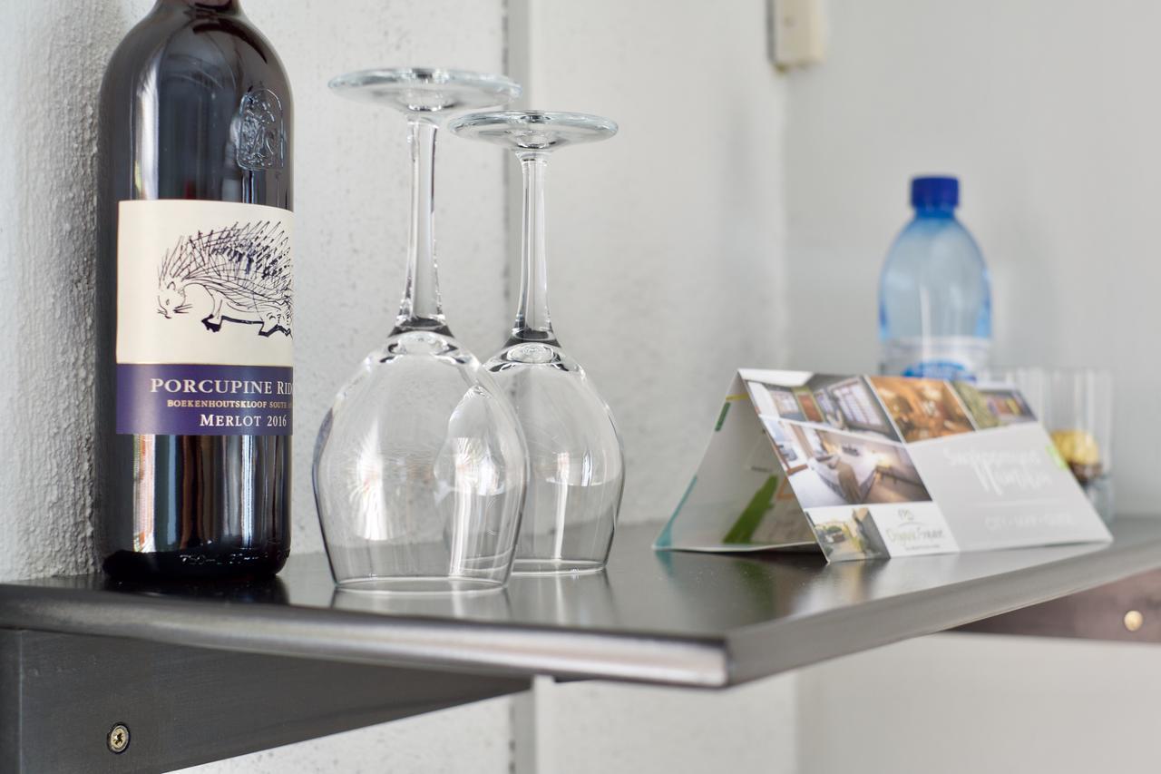 Organic Stay Guesthouse Суакопмунд Екстериор снимка