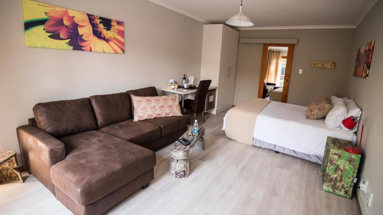 Organic Stay Guesthouse Суакопмунд Екстериор снимка